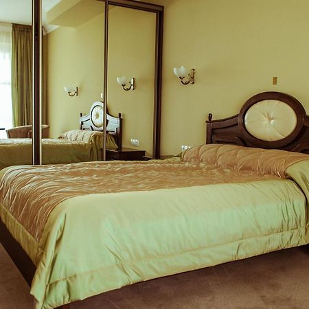 Warszawa Hotel Malekhuv Extérieur photo