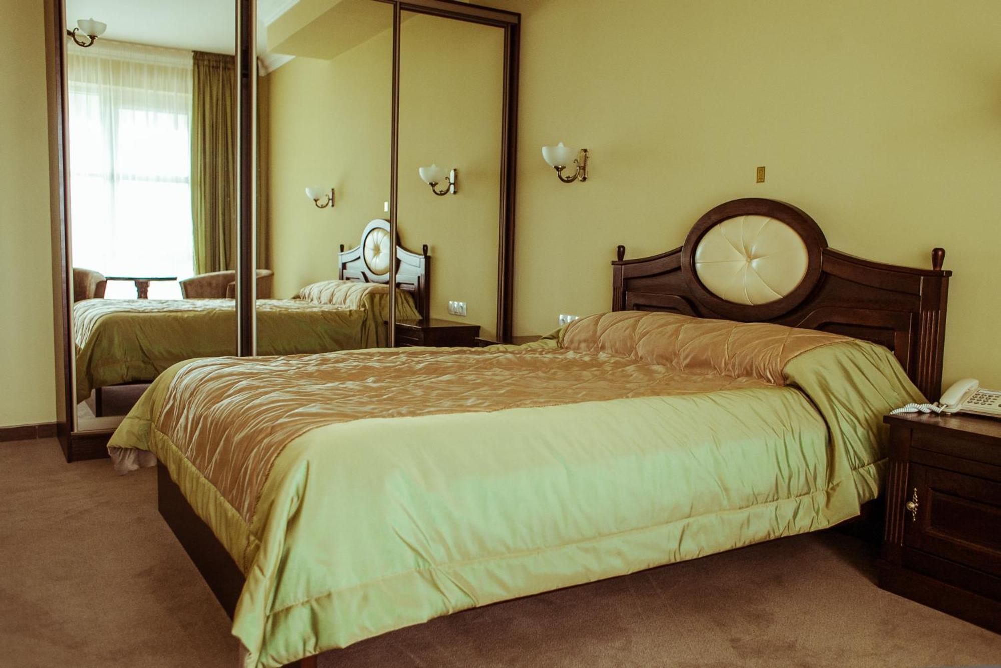 Warszawa Hotel Malekhuv Extérieur photo