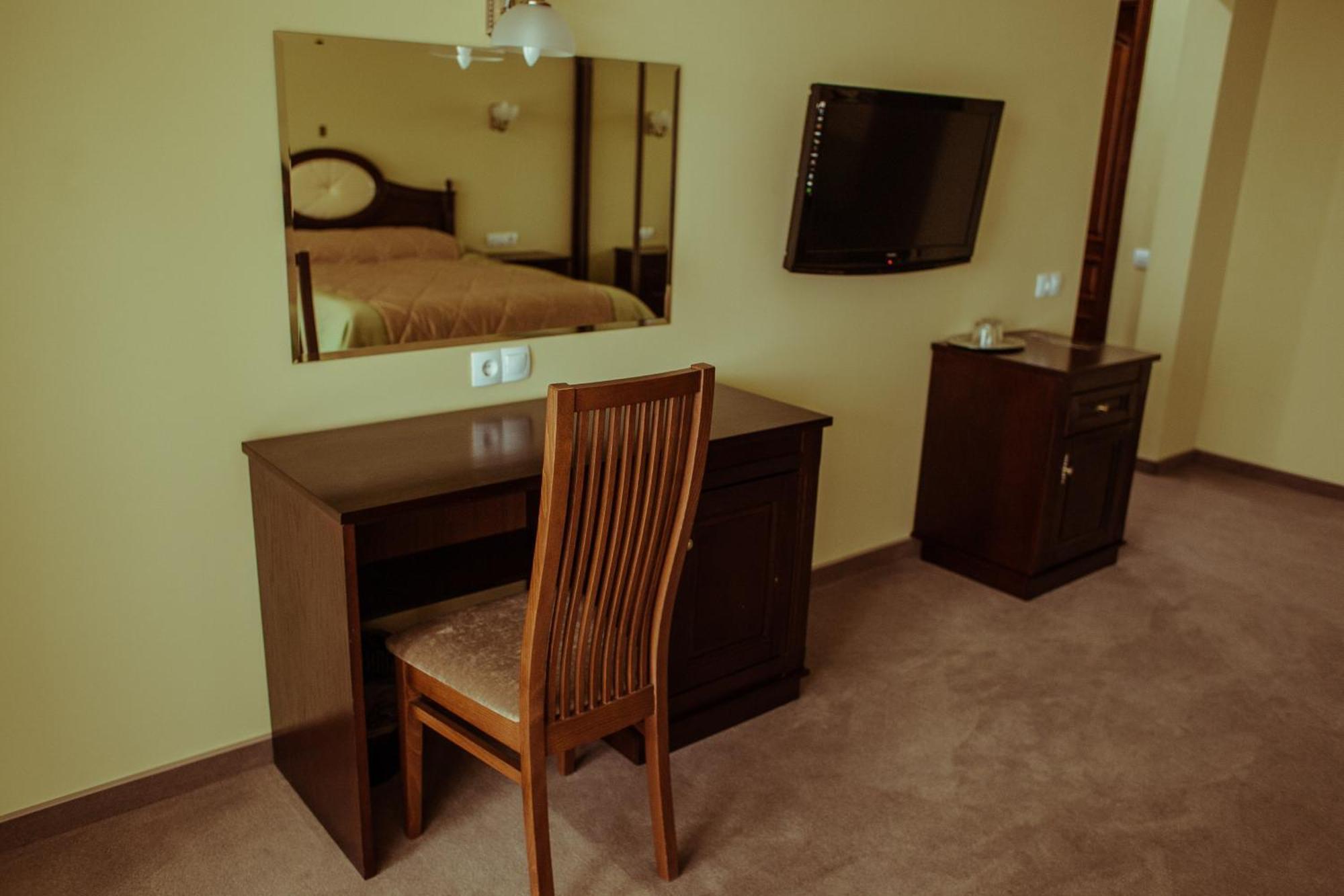 Warszawa Hotel Malekhuv Extérieur photo