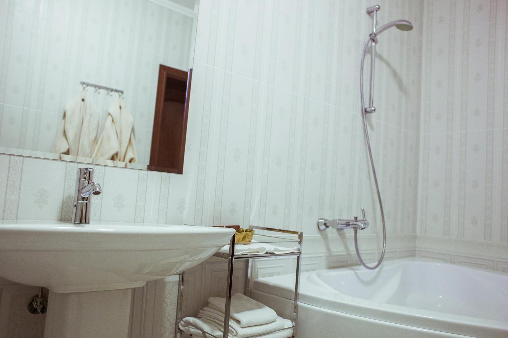 Warszawa Hotel Malekhuv Extérieur photo