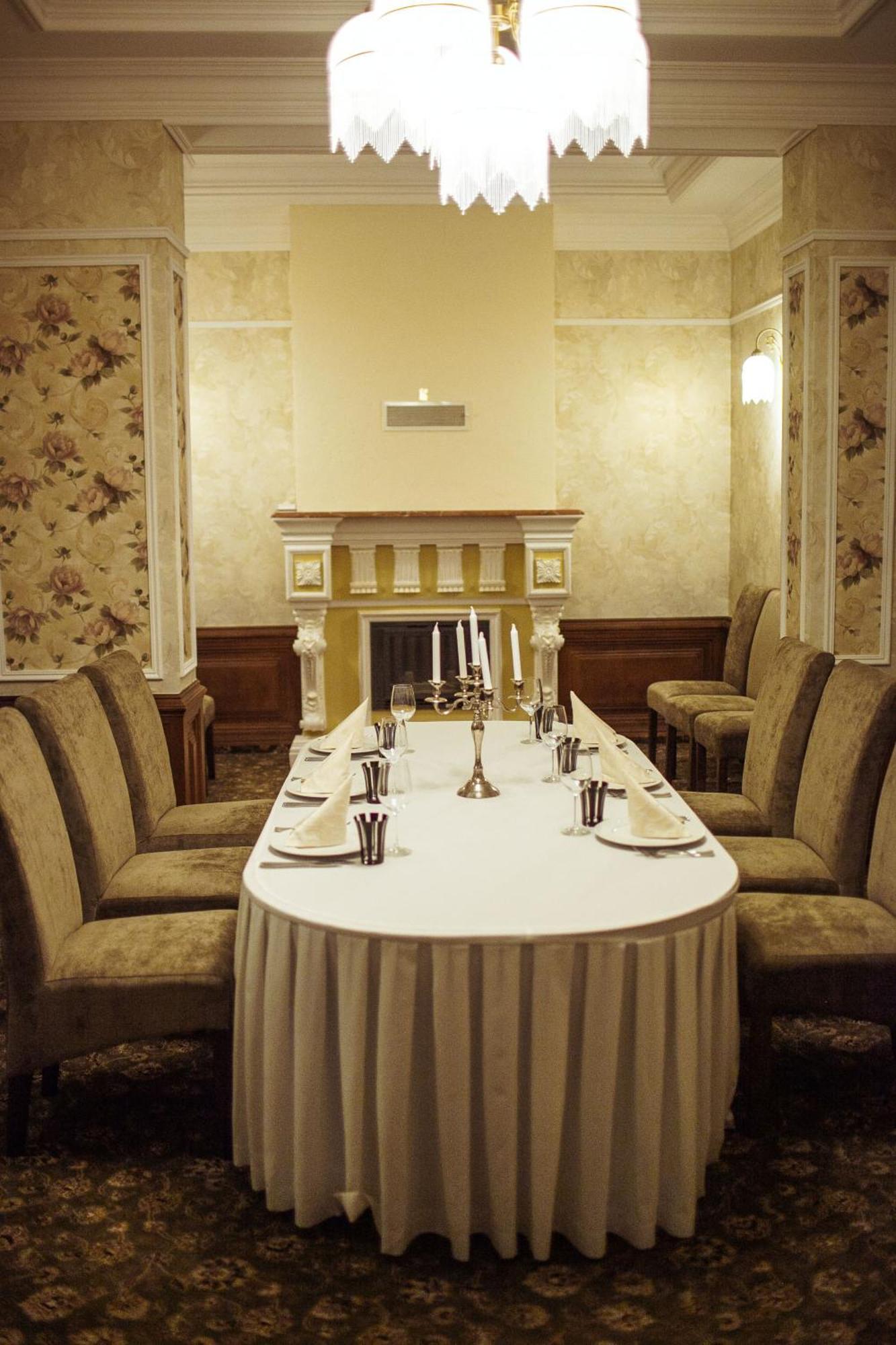 Warszawa Hotel Malekhuv Extérieur photo