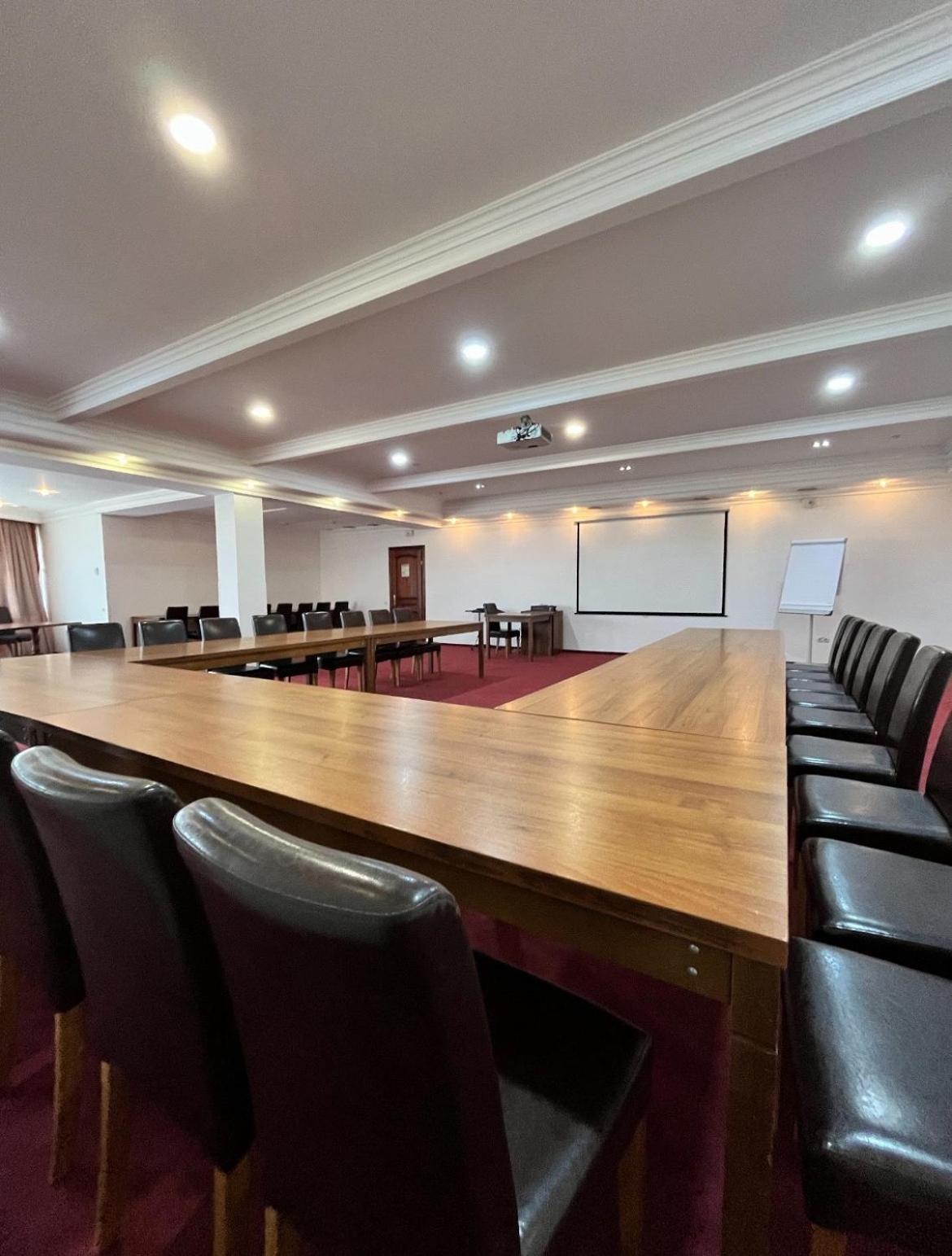 Warszawa Hotel Malekhuv Extérieur photo